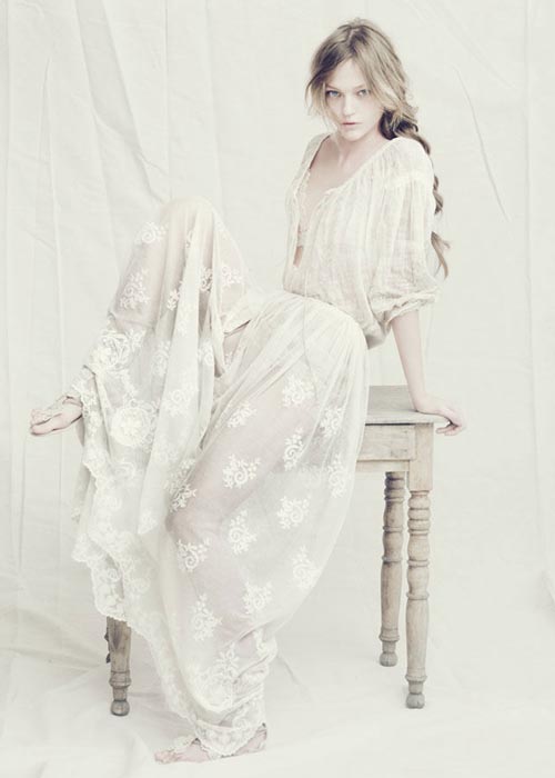 Alberta Ferretti 2011 ďVƬDƬ